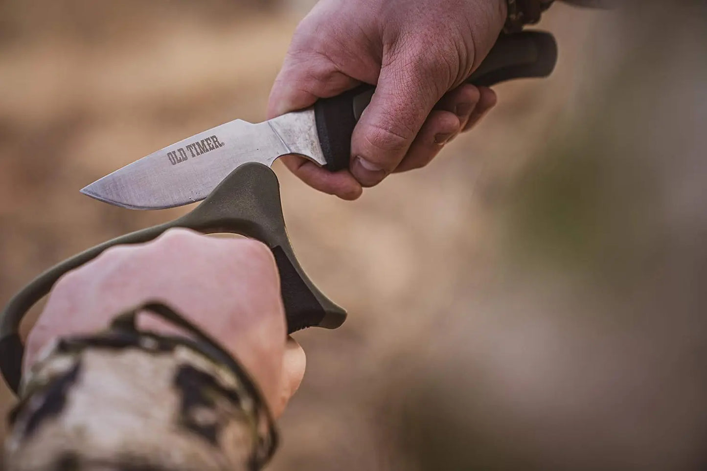 Complete Hunting & Outdoor Kit with Knives, Shears, Saw, Sharpener & Case for Field Dressing