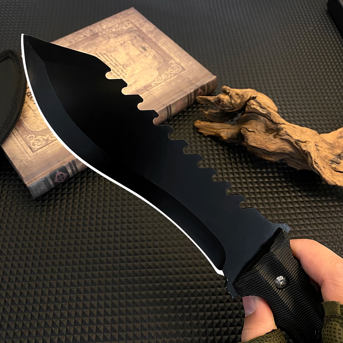 A stainless steel multi-purpose outdoor knife with high hardness is suitable for camping, survival, adventure climbing,